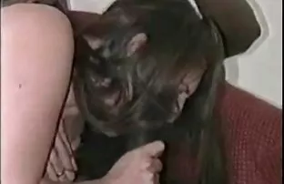 Bartender một say rượu của phim sex nhật vietsub khách hàng và miệng trong một quán bar.