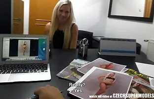 Sexy, tóc đen, Christy Fox cảm thấy xấu, muốn chết tiệt trên mông của anh. Đẹp Cale là gần phim sex phu de nhat ban với tinh trùng bơm có một rắn Christie ngọt hậu môn!