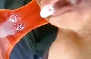 Thiếu Kiki ngạc nhiên bạn trai của cô bé, và sau phim sex phụ đề nhật bản đó cho cô ấy thấy rằng cô gái thực sự là tốt hơn.