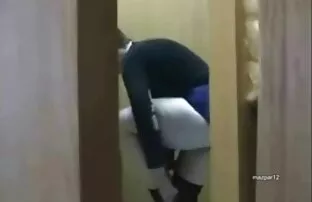 Hai người bạn đã biết nhau nhiều năm, và họ đã làm việc cùng nhau gần đây. Sau khi văn phòng, họ nghe những ông chủ nhiệt tình nói về các cặp vợ chồng. Các bạn nhớ rằng người bạn của mình đã kết hôn với một cô gái nga và muốn biết làm thế nào anh ở trên giường. Một từ chối để chứng minh điều đó trong thực tế, nhưng ngày hôm sau, họ đang có phim sex nhat ban dich tieng viet cuộc họp với những người vợ. Gà con, thư giãn một chút, họ thậm chí không phải rơi cho ba, họ hút đối tác chính mình, họ mỗi người khác. Người đức có vẻ là nhiều hơn của người phụ nữ lỗ, vì vậy các ban phải cho ra đi ngay lập tức.