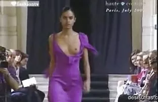 Đây là một chút brown người không thể chờ để về nhà để đồ cuối cùng của một ngày dài. Trong khi điều này vô vụng về, sex nhat ban vietsub khong che mở ra trên ghế để cho đi của mình màu trắng kem, quần lót, anh đang lặn trong nhận ra .