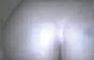 Người chồng thực hiện, vietsub sex nhat ban tóc trong khi xem bóng đá. Đầu tiên dê thủ dâm với bàn tay của mình, sau đó, ông ta quỳ xuống, bắt đầu mút. Cô vuốt ve đuôi với môi cô rồi ngón tay của mình, và sau đó cô ấy hút và liếm phải nó. Ông giữ đi xuống cho tới khi lớn trúng cổ họng của mình.