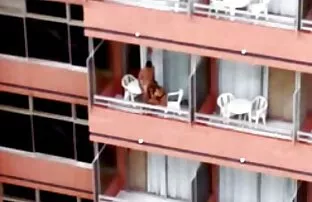 Vẻ đẹp với cô ấy chân ngày càng tăng của cô ấy, lỗ tai cô ấy nâng lên váy của cô, cho thấy phim sex phu de nhat ban màu hồng đi tiểu. Các khán giả có kinh nghiệm, tuy nhiên, đã không còn ngạc nhiên, vì vậy cô ngồi thoải mái trên một cái ghế, kéo váy của cô và thủ dâm. Ổng đặt ngón tay trong âm đạo rằng ngay cả hư hỏng người xem chăm sóc về. Các ẩm gái dễ dàng có hai và sau đó ba ngón tay. Các cô gái kéo họ ra khỏi âm đạo cho thấy làm thế nào ẩm và dính nước chảy từ rất vui lỗ. Cô ấy quá bướng bỉnh về thủ dâm với âm hộ của cô ấy, cô ấy về trải nghiệm một cuộc phỏng, mà, tất nhiên, rất đáng để xem.
